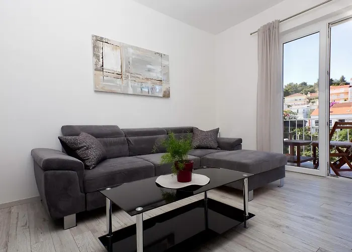 Hvar Harbor Luxury شقة