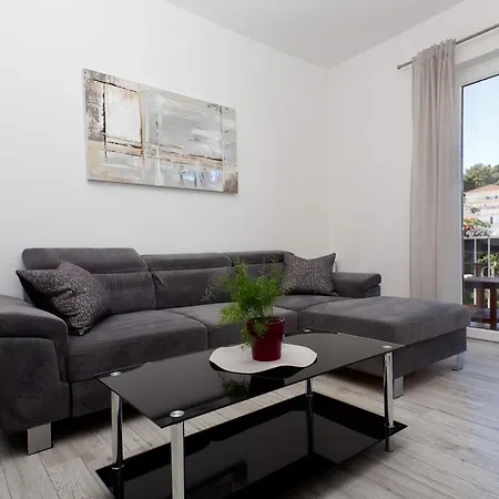 Hvar Harbor Luxury Apartment