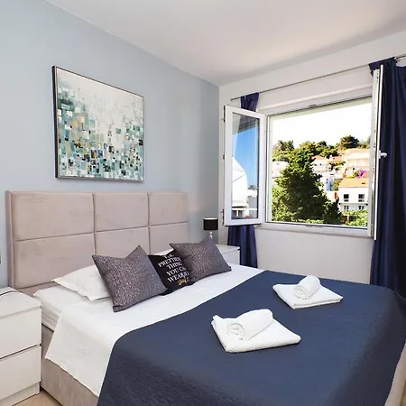 Hvar Harbor Luxury Apartment *