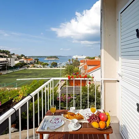 Hvar Harbor Luxury 公寓